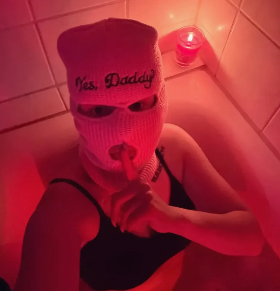 Fay, 27