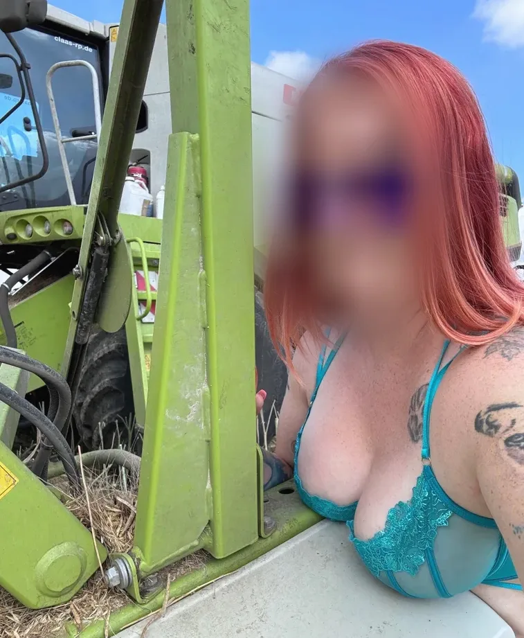 Lynn, 32